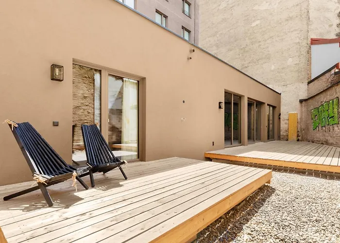 Numa Wood Aparthotel
